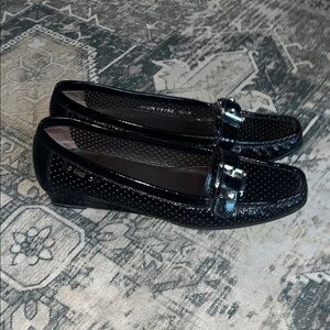 Stuart Weitzman women’s Shiny Black Loafers size 10.5